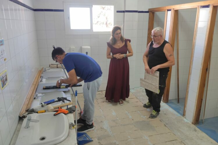 El Ayuntamiento destina más de 100.000 euros para poner a punto los colegios de cara al curso escolar