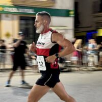 El corredor del Harman, Laureano Moreno, quinto en la IX Carrera Nocturna de Beas