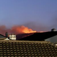 Un incendio en Parauta pone en peligro el Parque Nacional Sierra de las Nieves