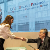 La Real Maestranza de Caballería entrega los premios a la excelencia a los estudiantes rondeños con mejores expedientes