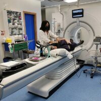 La Junta dota al Hospital de la Serranía de un segundo TAC de última generación