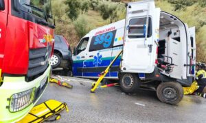 Ambulancia siniestrada.