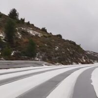 Una intensa granizada corta durante cerca de dos horas la A-397 Ronda-San Pedro de Alcántara