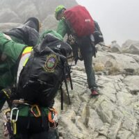 Guardia Civil y bomberos rescatan a dos montañeros en pleno temporal tras perderse en el Tajo del Abanico