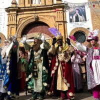Miles de niños rondeños reciben a los Reyes Magos en una mañana llena de ilusión
