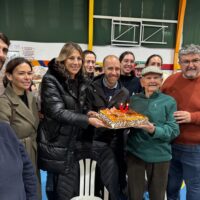 Pepe, uno de los vecinos evacuados de Grazalema, cumple sus 94 años de edad en el polideportivo de Ronda