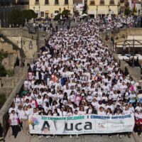 Cerca de 2.000  personas participan en la XIII Caminata Solidaria contra el Cáncer