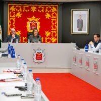 El Plemo municipal aprueba un protocolo para prevenir la violencia de género y el acoso laboral