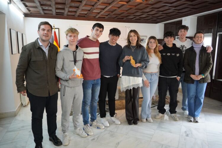 Turismo de Ronda firma un convenio con el I.E.S. ‘Rodríguez Delgado’ para apoyar a la escudería GALMAX GT