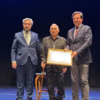 El Ayuntamiento de Lucena concede la Medalla al Mérito de la Ciudad al cantor Curro Lucena