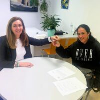 El Ayuntamiento entrega una vivienda accesible a una joven rondeña con tetraplejia