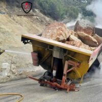 Una persona resulta herida tras incendiarse la batea de un camión cerca de Gaucín