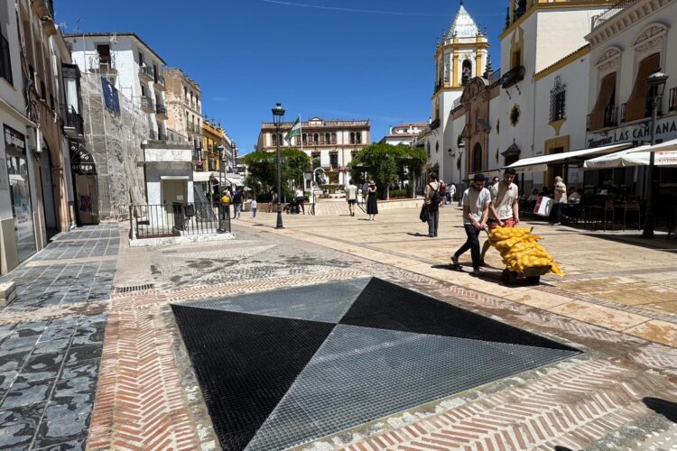 Ronda finaliza las obras para eliminar la antigua rampa del aparcamiento en la plaza del Socorro