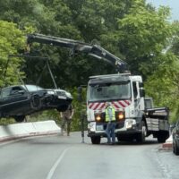 Un aparatoso accidente de tráfico en la ‘curva de La Dehesa’ provoca retenciones de tráfico