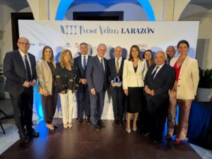Autoridades provinciales con los representantes de las hermandades de Ronda.