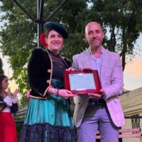 Ronda entrega el galardón de ‘Romántico de Oro-2026’ al pueblo de Grazalema