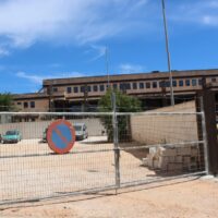 El traslado del depósito de la grúa municipal libera espacio y suma 20 plazas en el parking del Castillo