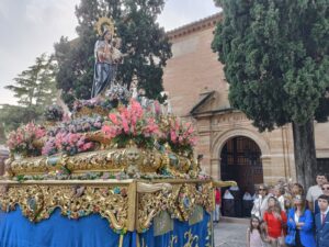 Visita al convento de la Hermanas de la Cruz.